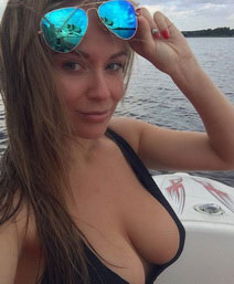 woman located in Rockland nude pics